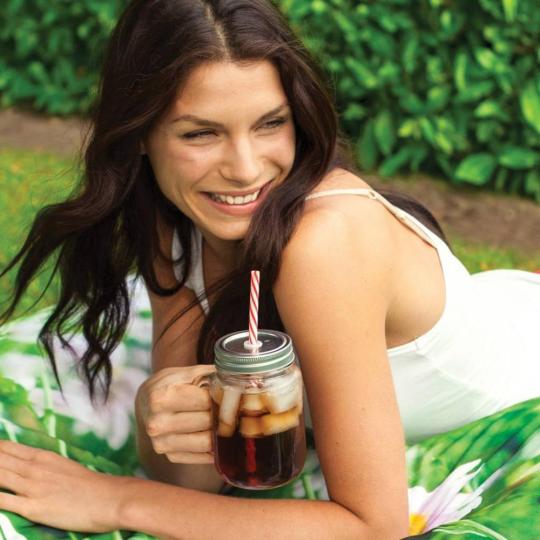 ic sklo napoj limonadovy pohar slamka zahradna kuchyna doplnok provensalsky provansalsky mediteransky.jpg